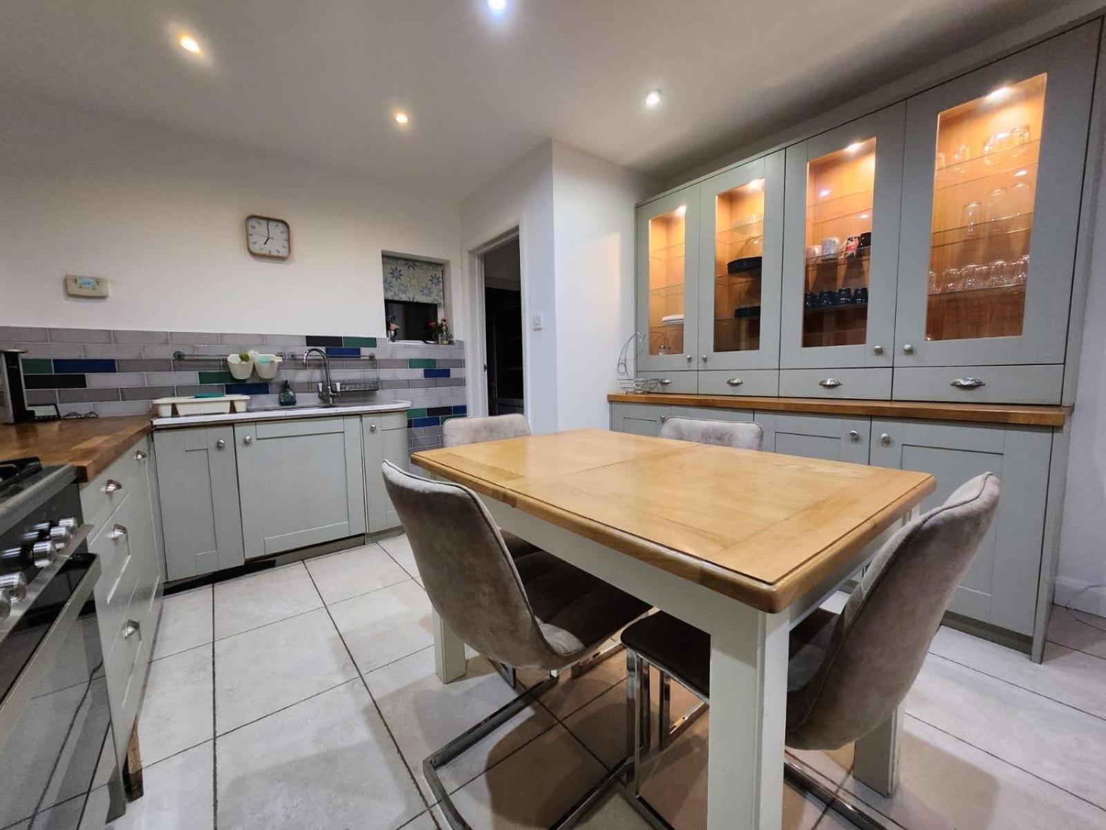 D Elmdon Homestay Shared 4 Bedrooms Birmingham Exterior foto