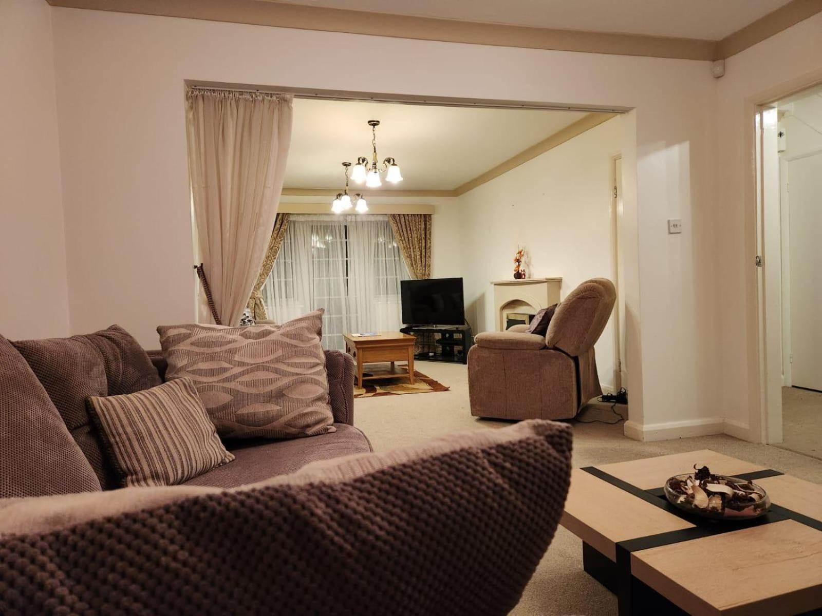 D Elmdon Homestay Shared 4 Bedrooms Birmingham Exterior foto