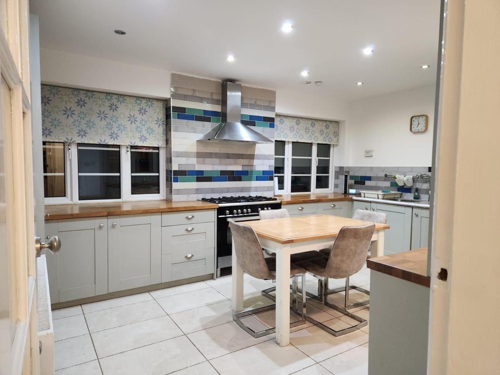 D Elmdon Homestay Shared 4 Bedrooms Birmingham Exterior foto