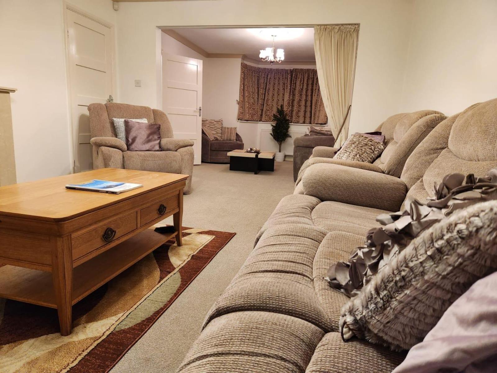 D Elmdon Homestay Shared 4 Bedrooms Birmingham Exterior foto