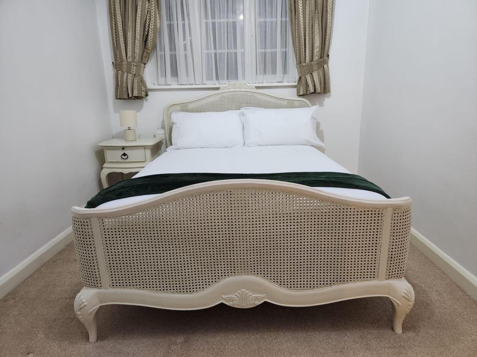 D Elmdon Homestay Shared 4 Bedrooms Birmingham Exterior foto