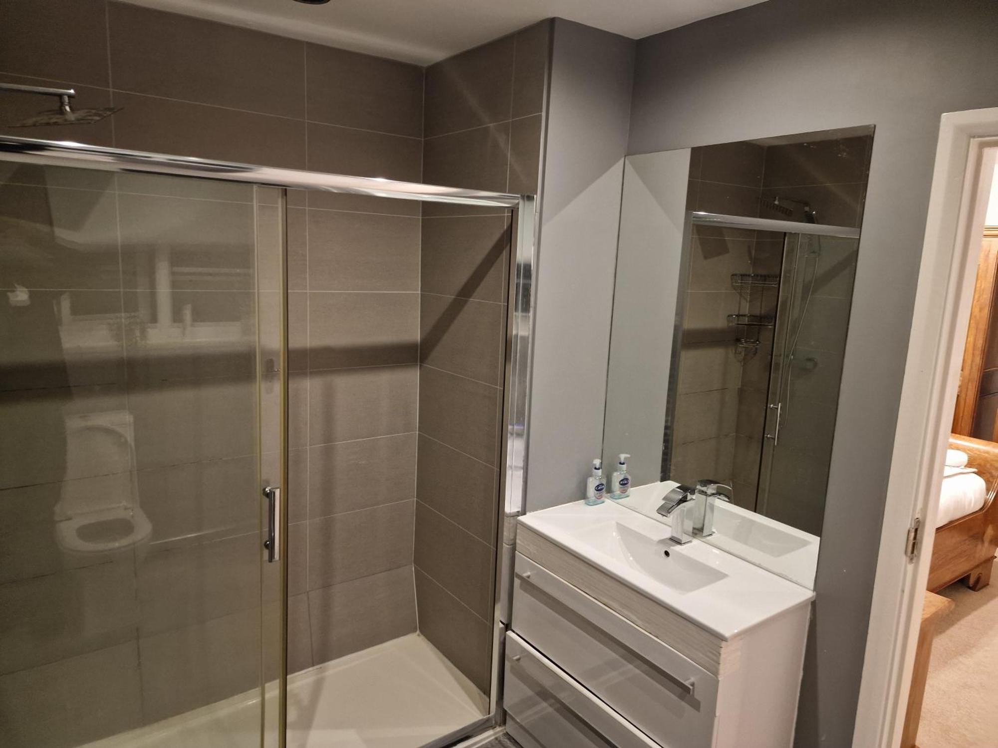D Elmdon Homestay Shared 4 Bedrooms Birmingham Exterior foto